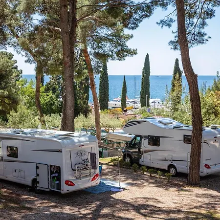 Πάρκο διακοπών Porton Nature Hideouts *