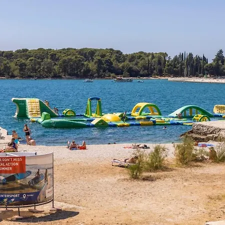Porton Nature Hideouts База отдыха Ровинь