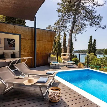 Porton Nature Hideouts *