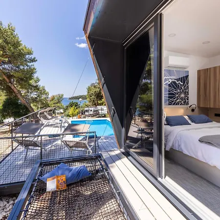 Porton Nature Hideouts