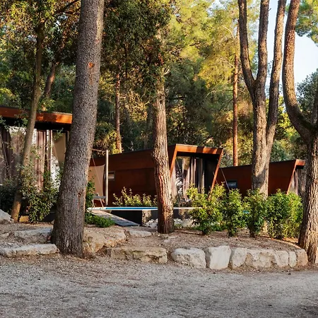 Porton Nature Hideouts Ровинь