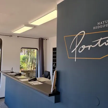 假日公园 Porton Nature Hideouts 罗维尼