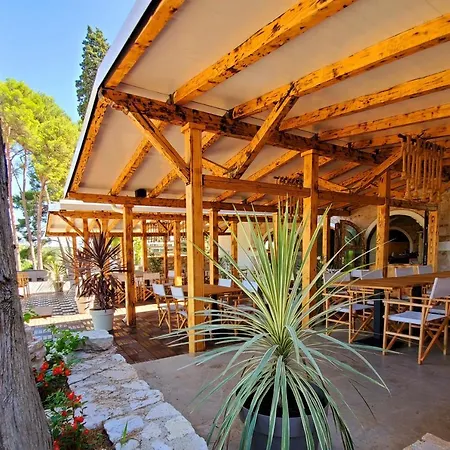 Porton Nature Hideouts Holiday park