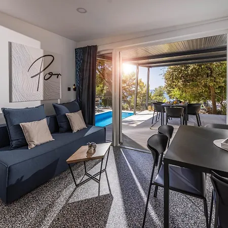 Porton Nature Hideouts 假日公园