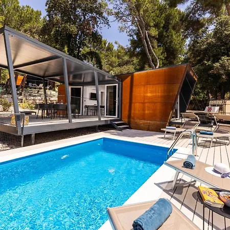 Porton Nature Hideouts *