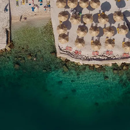 منتزه العطل Porton Nature Hideouts