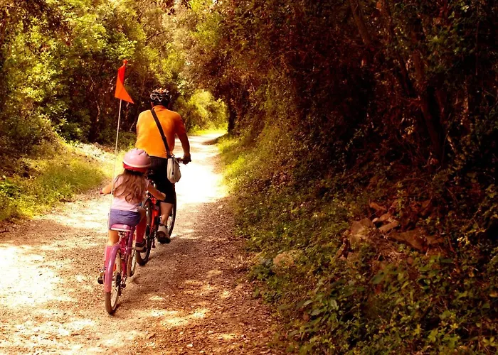 منتزه العطل Porton Nature Hideouts *