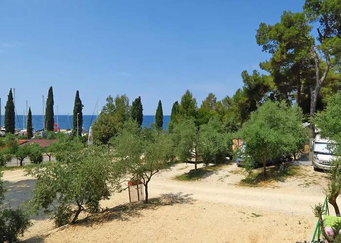 Porton Nature Hideouts