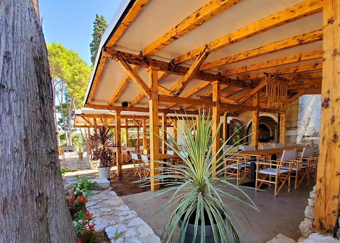 Porton Nature Hideouts Village de vacances